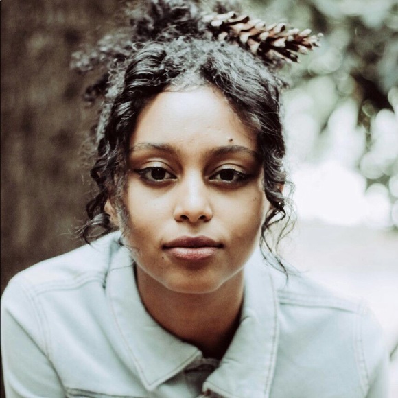 Meet your Posher, Ruth - Picture 1 of 1